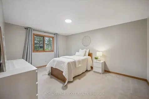 82 Corfield Drive Kitchener ON N2A 3W9