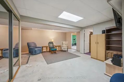 82 Corfield Drive Kitchener ON N2A 3W9