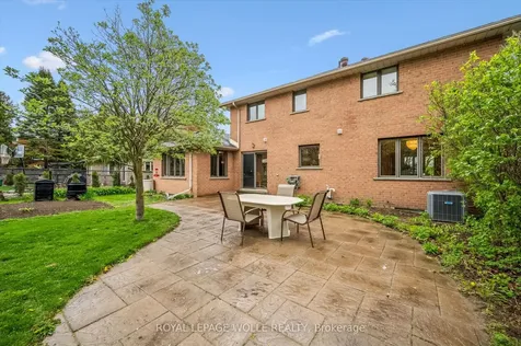 82 Corfield Drive Kitchener ON N2A 3W9