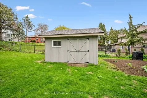 82 Corfield Drive Kitchener ON N2A 3W9
