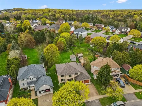 82 Corfield Drive Kitchener ON N2A 3W9