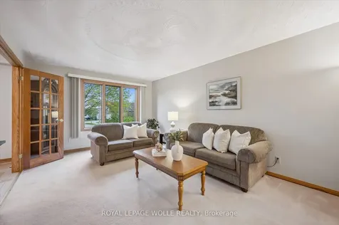 82 Corfield Drive Kitchener ON N2A 3W9