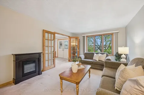 82 Corfield Drive Kitchener ON N2A 3W9