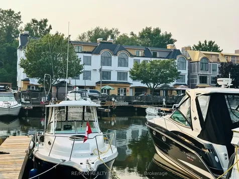 15 Lake Street Grimsby ON L3M 2G4