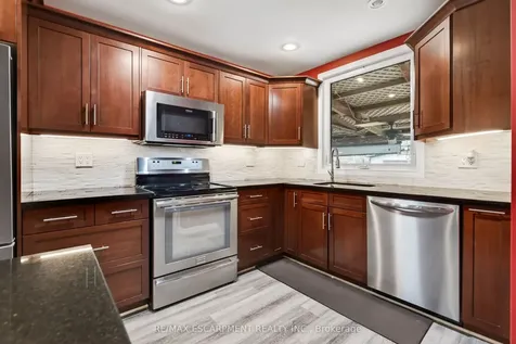 14 Cambridge Avenue Hamilton ON L8H 1T5