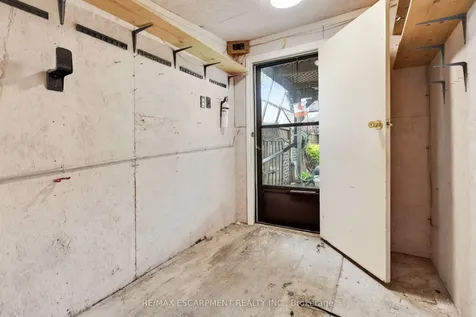 14 Cambridge Avenue Hamilton ON L8H 1T5