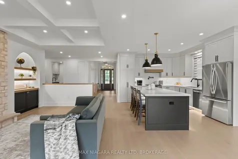 637 Buffalo Road Fort Erie ON L2A 5G7