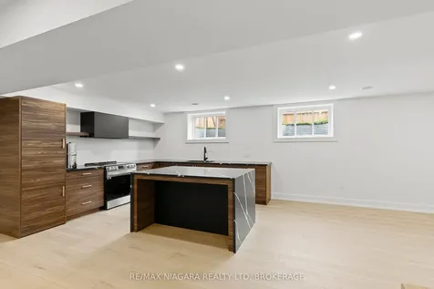 637 Buffalo Road Fort Erie ON L2A 5G7