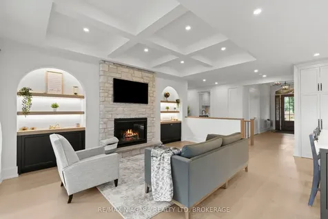 637 Buffalo Road Fort Erie ON L2A 5G7