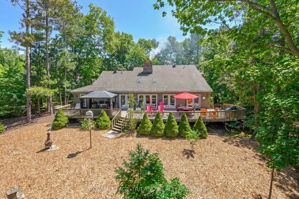 10441 Pinetree Drive Lambton Shores ON N0M 1T0