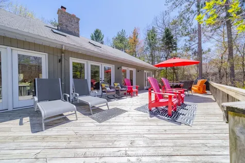 10441 Pinetree Drive Lambton Shores ON N0M 1T0