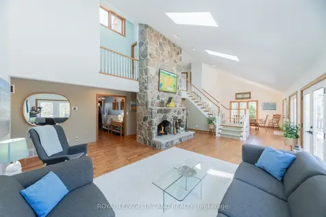 10441 Pinetree Drive Lambton Shores ON N0M 1T0