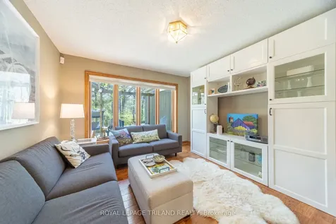 10441 Pinetree Drive Lambton Shores ON N0M 1T0