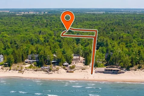 10441 Pinetree Drive Lambton Shores ON N0M 1T0
