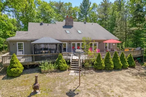 10441 Pinetree Drive Lambton Shores ON N0M 1T0