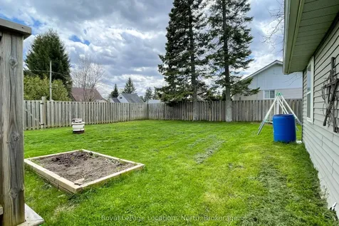 238 Trowbridge Street W Meaford ON N4L 1M9