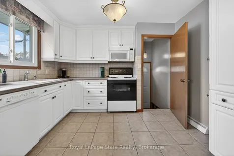 8 Woodrow Street N St. Catharines ON L2P 3K1
