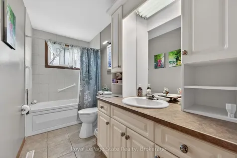 8 Woodrow Street N St. Catharines ON L2P 3K1