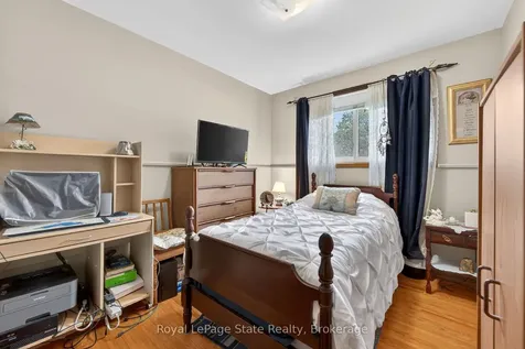 8 Woodrow Street N St. Catharines ON L2P 3K1