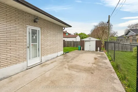 8 Woodrow Street N St. Catharines ON L2P 3K1