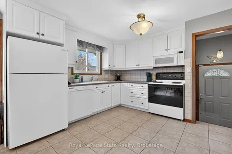 8 Woodrow Street N St. Catharines ON L2P 3K1