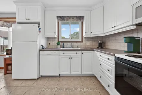 8 Woodrow Street N St. Catharines ON L2P 3K1