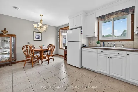 8 Woodrow Street N St. Catharines ON L2P 3K1
