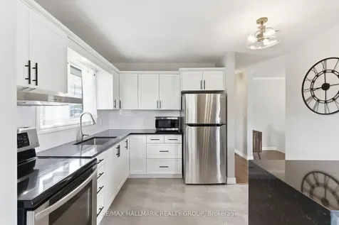 22 Elm Avenue Brockville ON K6V 2M4