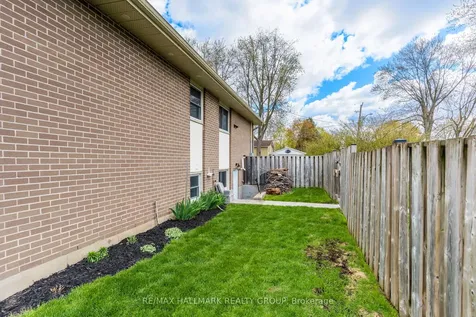 22 Elm Avenue Brockville ON K6V 2M4