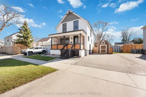 142 Mackenzie Street S Sarnia ON N7T 3J3