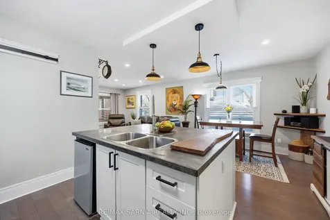 142 Mackenzie Street S Sarnia ON N7T 3J3