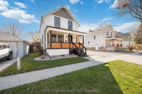 142 Mackenzie Street S Sarnia ON N7T 3J3