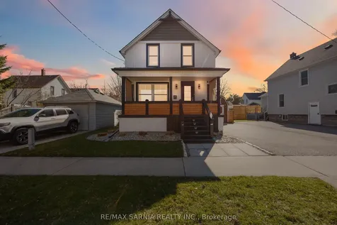 142 Mackenzie Street S Sarnia ON N7T 3J3