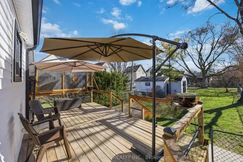 142 Mackenzie Street S Sarnia ON N7T 3J3