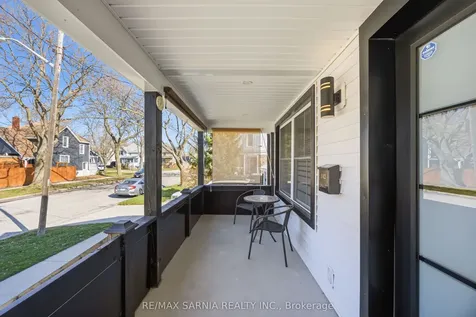 142 Mackenzie Street S Sarnia ON N7T 3J3