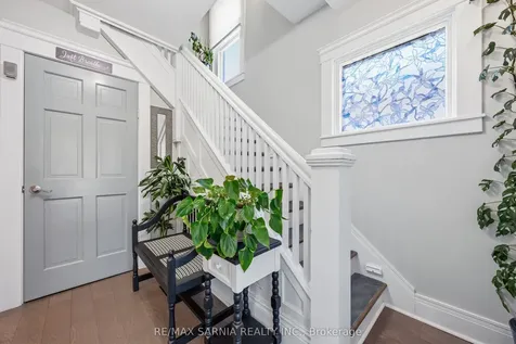 142 Mackenzie Street S Sarnia ON N7T 3J3