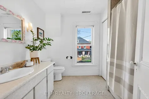 52 Daniel Street Brockville ON K6V 4Z5