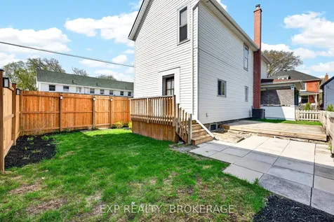 52 Daniel Street Brockville ON K6V 4Z5