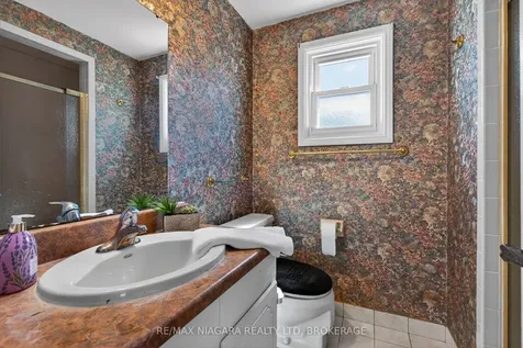 23 Windward Street St. Catharines ON L2M 7P4