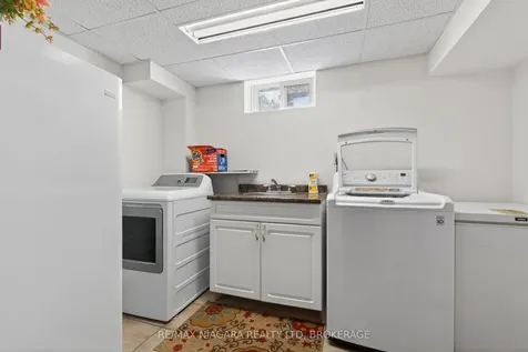 23 Windward Street St. Catharines ON L2M 7P4