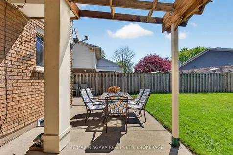23 Windward Street St. Catharines ON L2M 7P4
