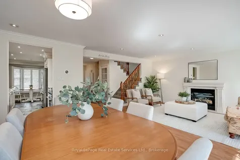 7 Knollwood Court Hamilton ON L9H 7A4