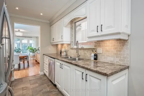 7 Knollwood Court Hamilton ON L9H 7A4