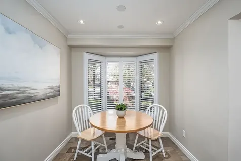 7 Knollwood Court Hamilton ON L9H 7A4