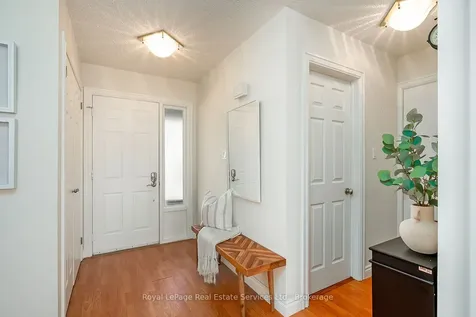 7 Knollwood Court Hamilton ON L9H 7A4