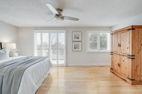 7 Knollwood Court Hamilton ON L9H 7A4
