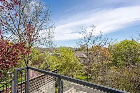 7 Knollwood Court Hamilton ON L9H 7A4