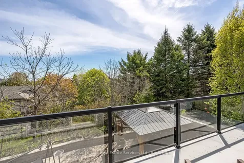 7 Knollwood Court Hamilton ON L9H 7A4
