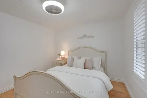 7 Knollwood Court Hamilton ON L9H 7A4