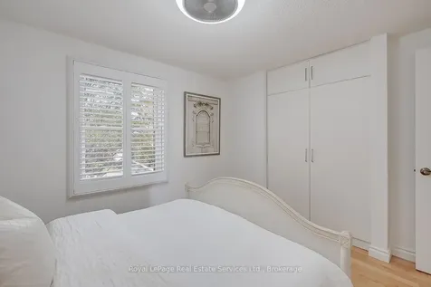 7 Knollwood Court Hamilton ON L9H 7A4